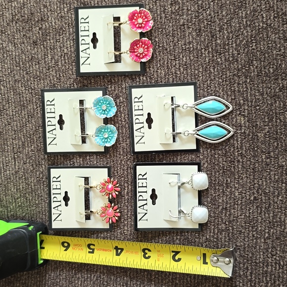 NAPIER BRAND WOMENS FASHION JEWELRY BUNDLE OF 5 PAIRS OF EARRINGS - Picture 7 of 16